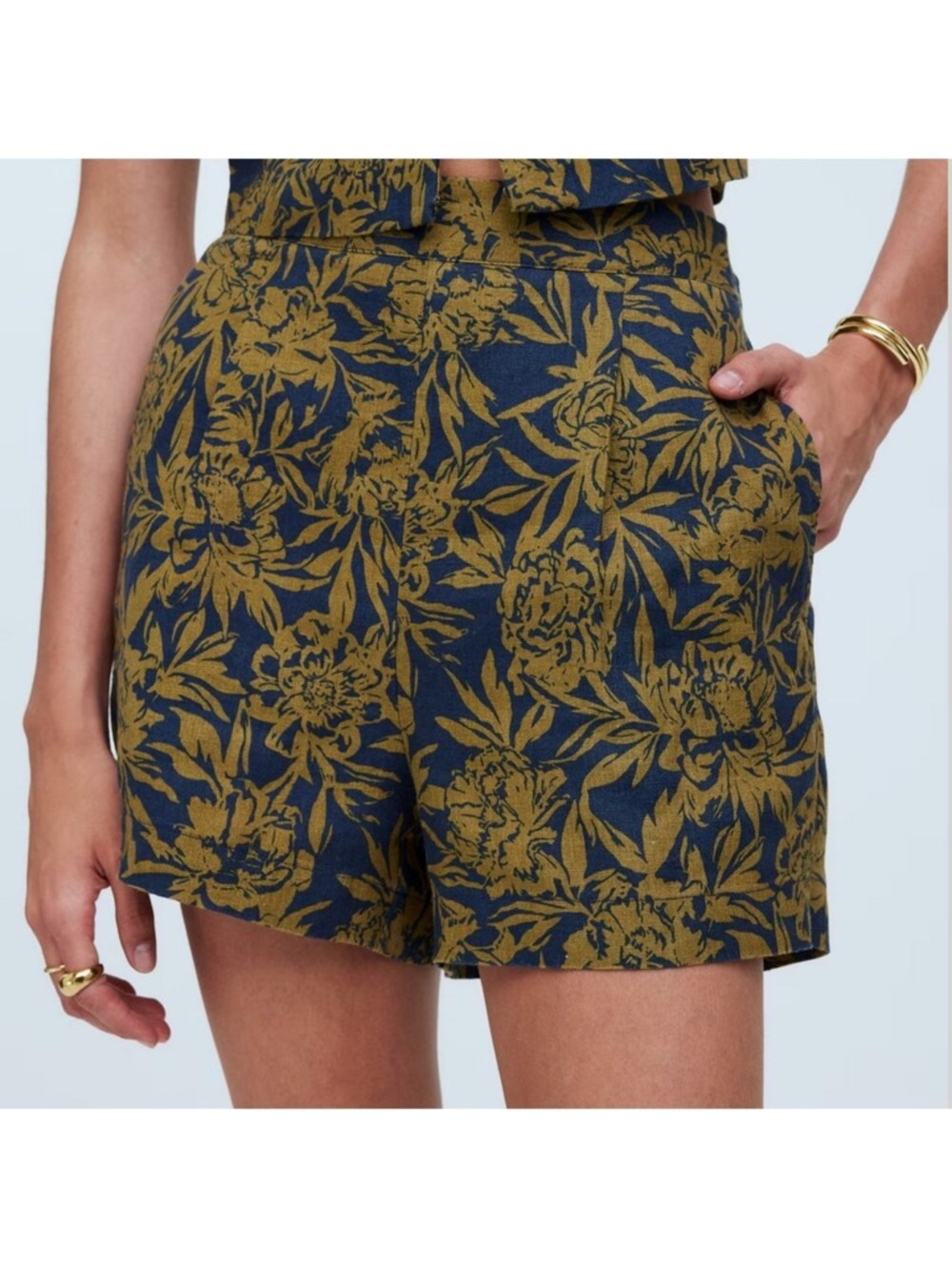 Madewell Clean Pull-On Shorts in 100% Linen in Deep Shadow N0929 Size Small